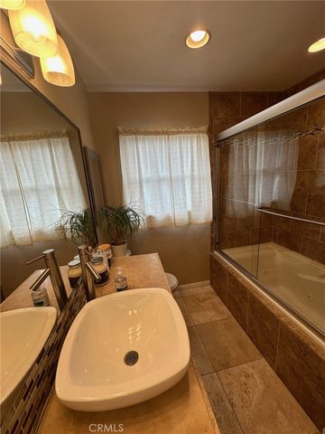 8956 Swinton Avenue, Los Angeles, CA 91343