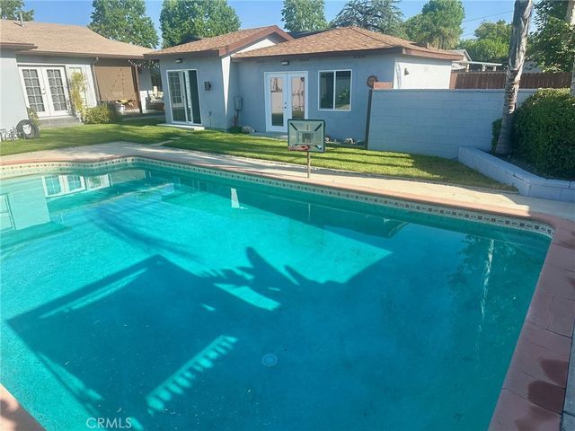 8956 Swinton Avenue, Los Angeles, CA 91343