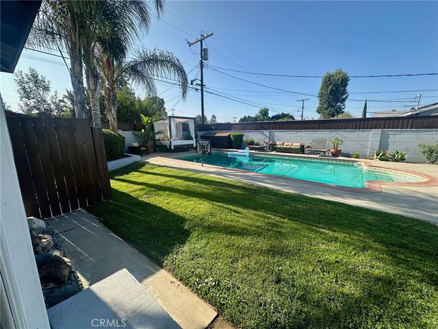 8956 Swinton Avenue, Los Angeles, CA 91343