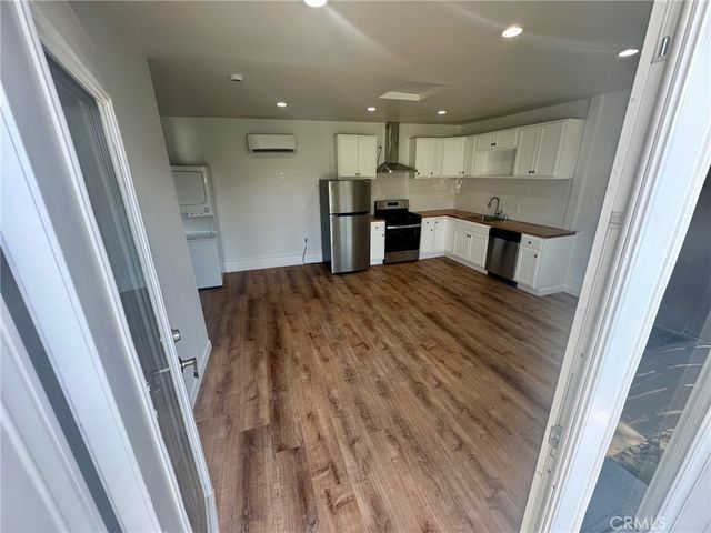 8956 Swinton Avenue, Los Angeles, CA 91343