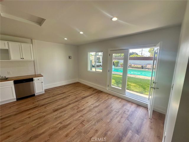 8956 Swinton Avenue, Los Angeles, CA 91343