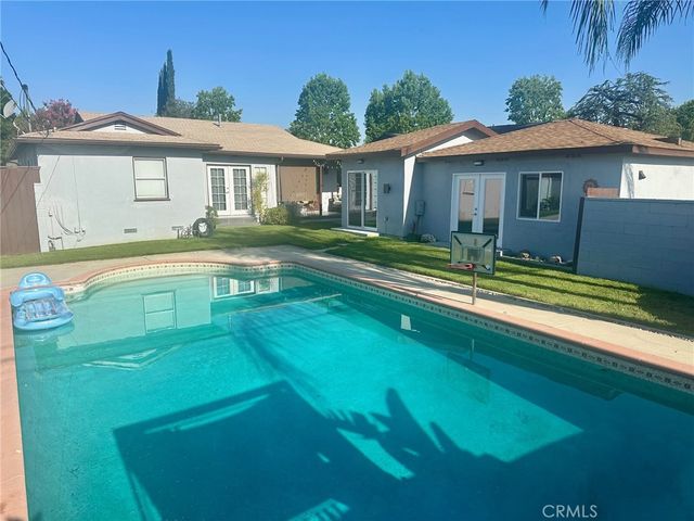 8956 Swinton Avenue, Los Angeles, CA 91343