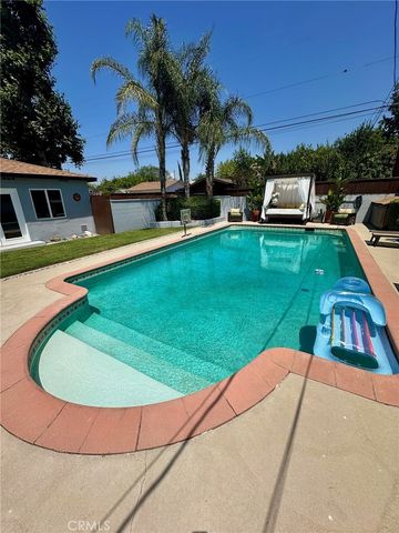 8956 Swinton Avenue, Los Angeles, CA 91343