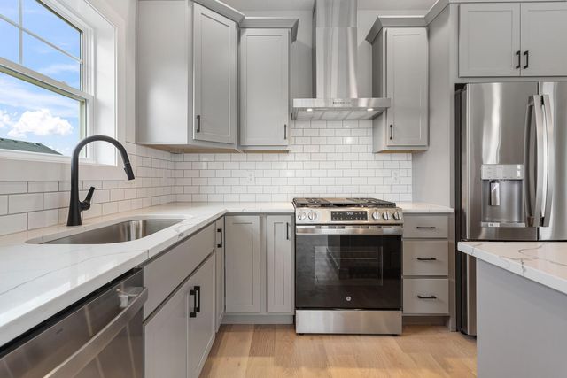 710 Wheatley Drive, Mahomet, IL 61853