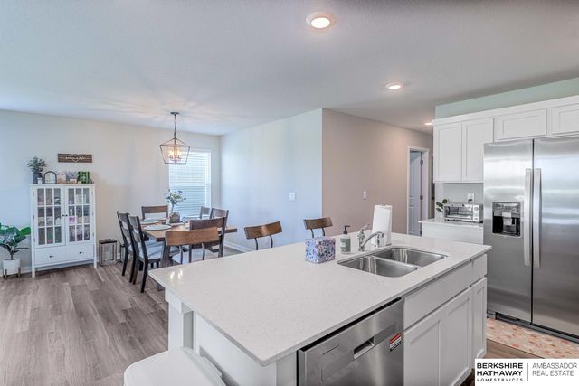 11462 Port Royal Drive, Papillion, NE 68046