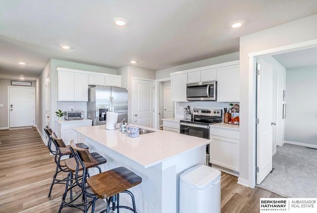 11462 Port Royal Drive, Papillion, NE 68046