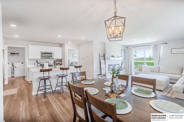11462 Port Royal Drive, Papillion, NE 68046