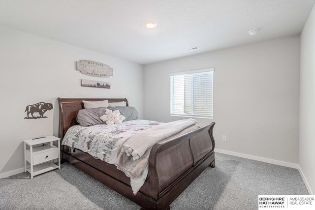 11462 Port Royal Drive, Papillion, NE 68046