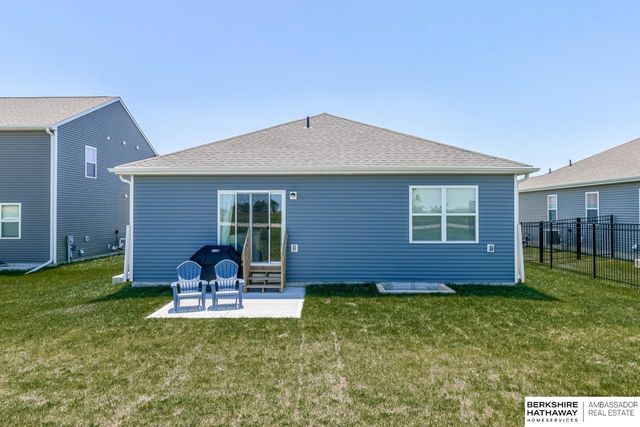 11462 Port Royal Drive, Papillion, NE 68046