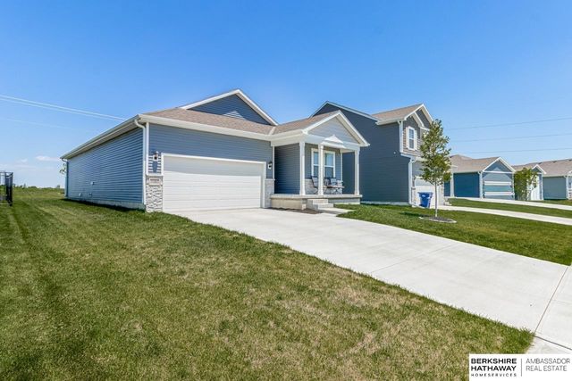 11462 Port Royal Drive, Papillion, NE 68046