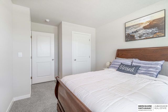 11462 Port Royal Drive, Papillion, NE 68046