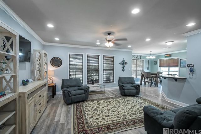 21089 Beau Chateau Blvd, Ponchatoula, LA 70454