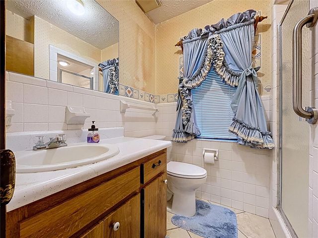 9471 MCINTOSH ROAD, Dover, FL 33527