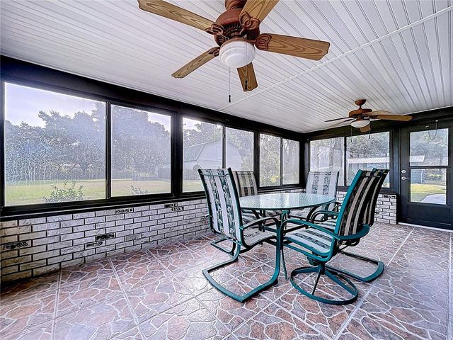 9471 MCINTOSH ROAD, Dover, FL 33527