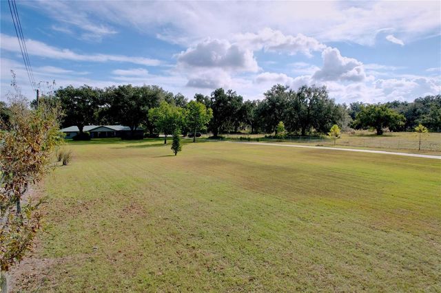 9471 MCINTOSH ROAD, Dover, FL 33527