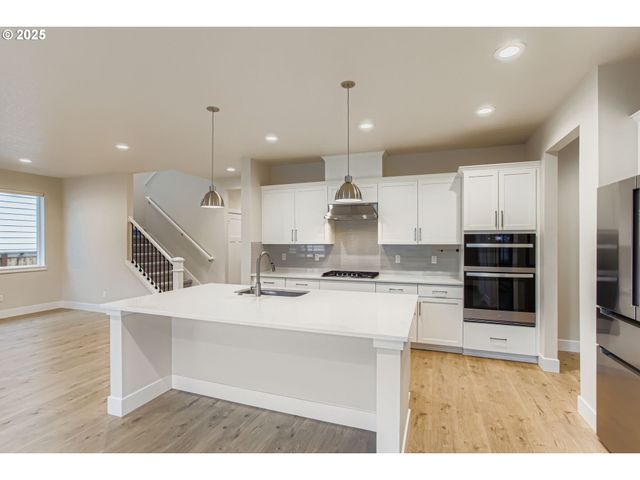 17412 Sw TRILLIUM Ln, Sherwood, OR 97140