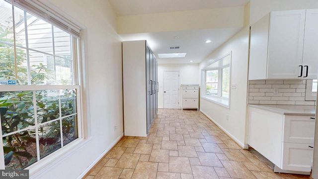 12043 STONEFORD DR, Woodbridge, VA 22192
