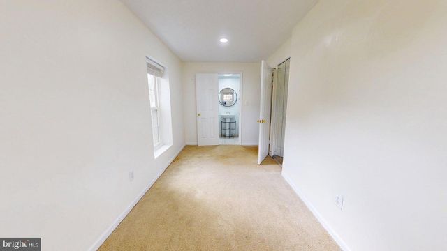 12043 STONEFORD DR, Woodbridge, VA 22192