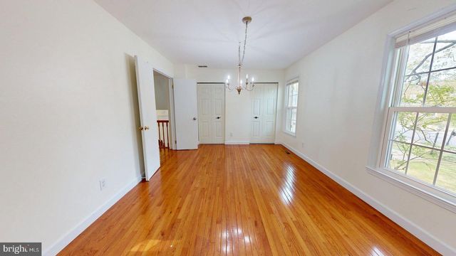 12043 STONEFORD DR, Woodbridge, VA 22192