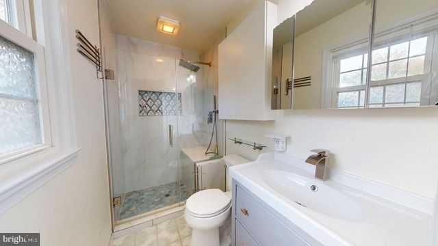 12043 STONEFORD DR, Woodbridge, VA 22192