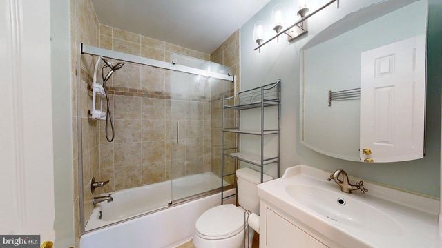 12043 STONEFORD DR, Woodbridge, VA 22192