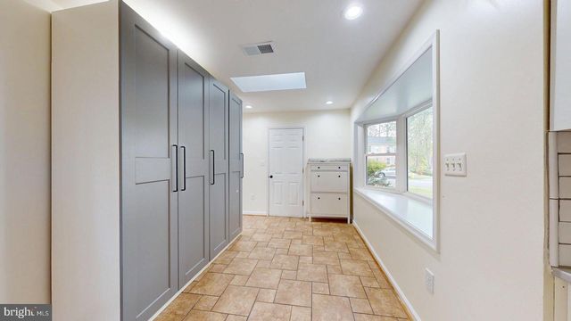 12043 STONEFORD DR, Woodbridge, VA 22192