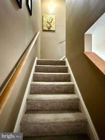 9 INGRID CT, Wilmington, DE 19808