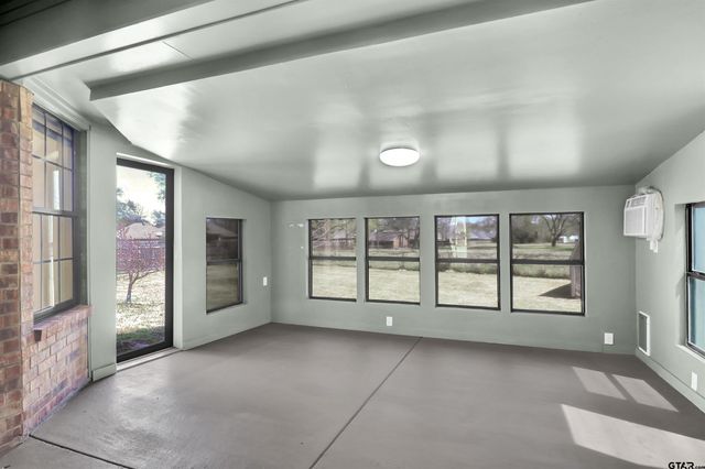 314 Briarcrest, Chandler, TX 75758
