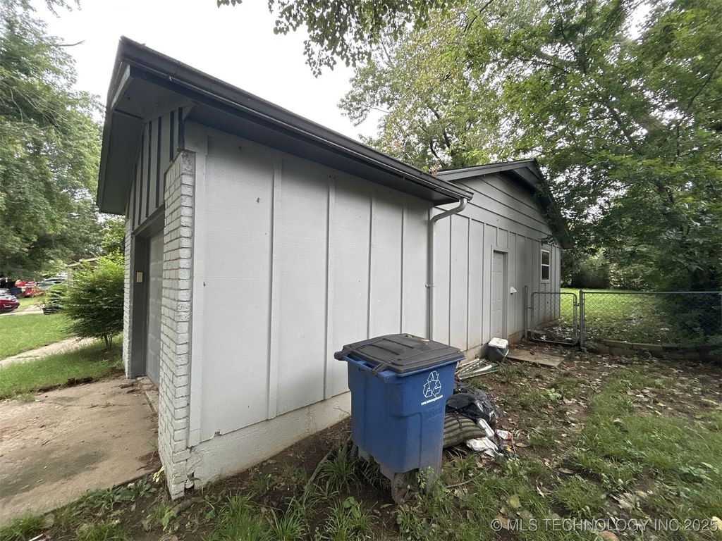 326 S 185th East Avenue, Tulsa, OK 74108