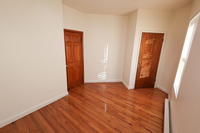 1 Kenilworth Street 5, Boston, MA 02119