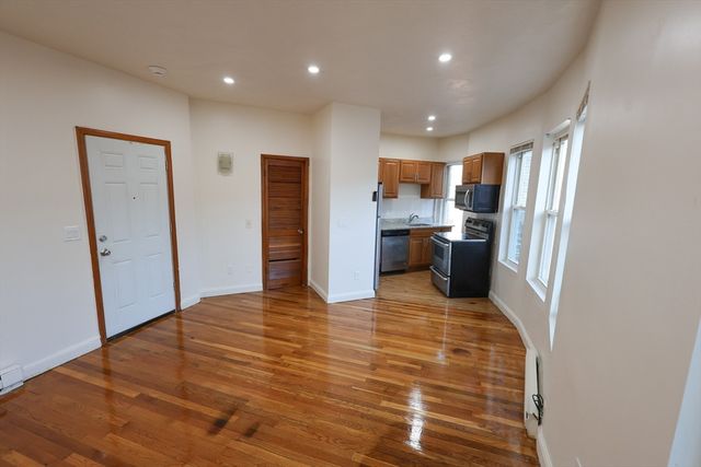 1 Kenilworth Street 5, Boston, MA 02119