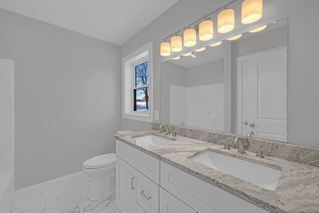 7 B L Stevens Rd B, Charlton, MA 01507