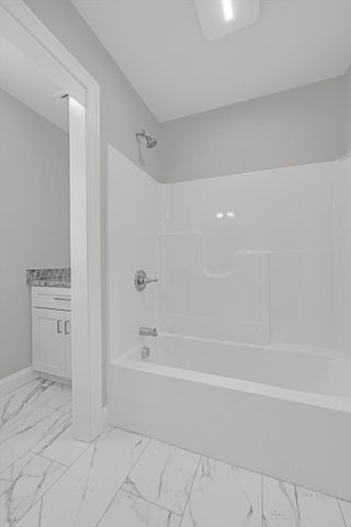 7 B L Stevens Rd B, Charlton, MA 01507