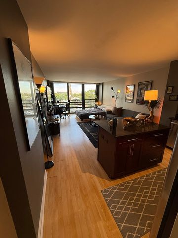 1636 N WELLS Street 612, Chicago, IL 60614