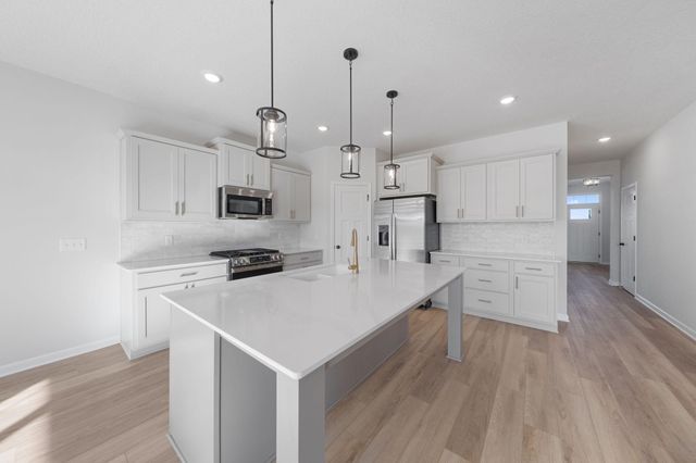 1290 149th Street W, Rosemount, MN 55068