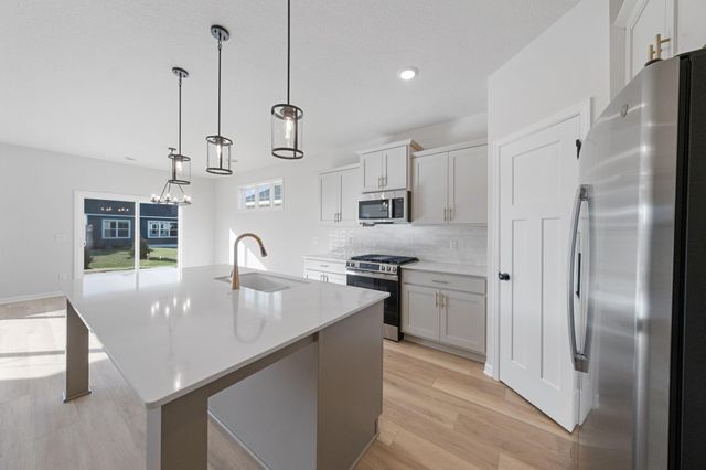 1290 149th Street W, Rosemount, MN 55068