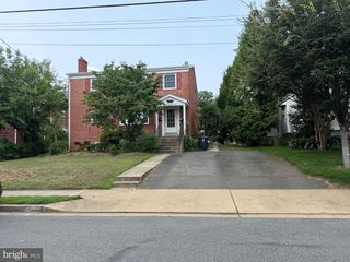 706 N CLEVELAND ST, Arlington, VA 22201
