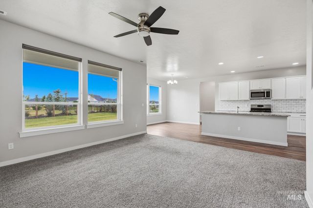 949 N Synergy Ln, Eagle, ID 83616