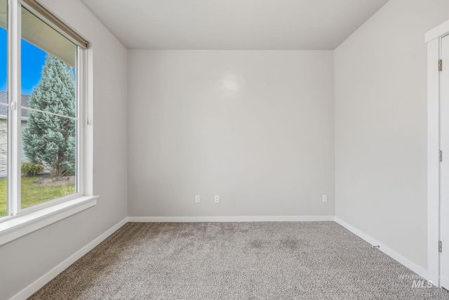 949 N Synergy Ln, Eagle, ID 83616