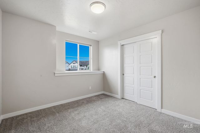 949 N Synergy Ln, Eagle, ID 83616