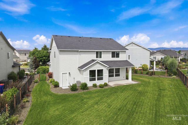 949 N Synergy Ln, Eagle, ID 83616