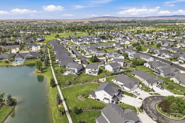 949 N Synergy Ln, Eagle, ID 83616