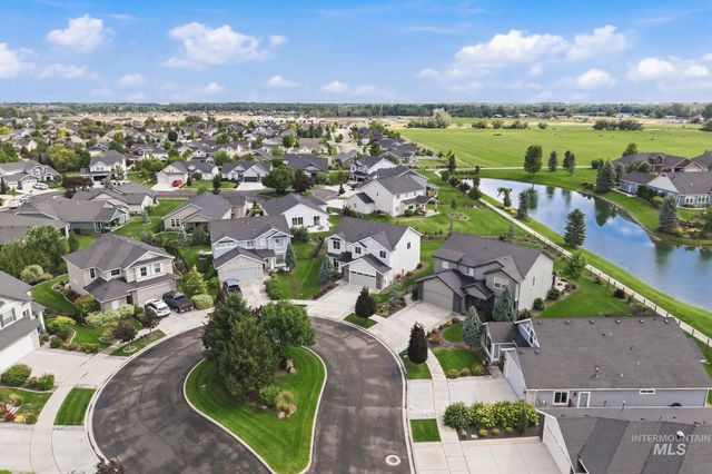 949 N Synergy Ln, Eagle, ID 83616