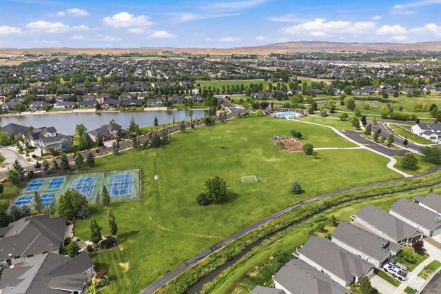 949 N Synergy Ln, Eagle, ID 83616