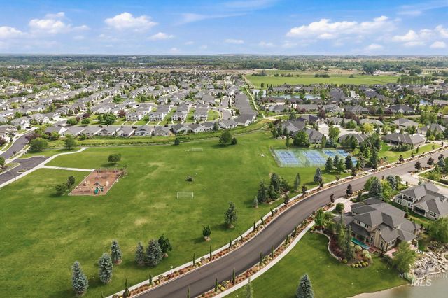 949 N Synergy Ln, Eagle, ID 83616