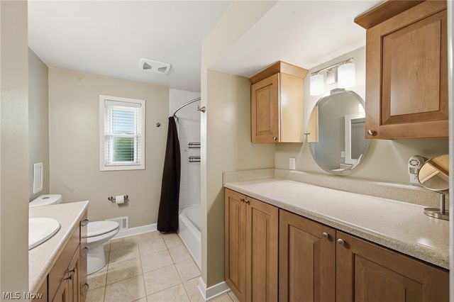 567 Twilight Drive, Seven Hills, OH 44131