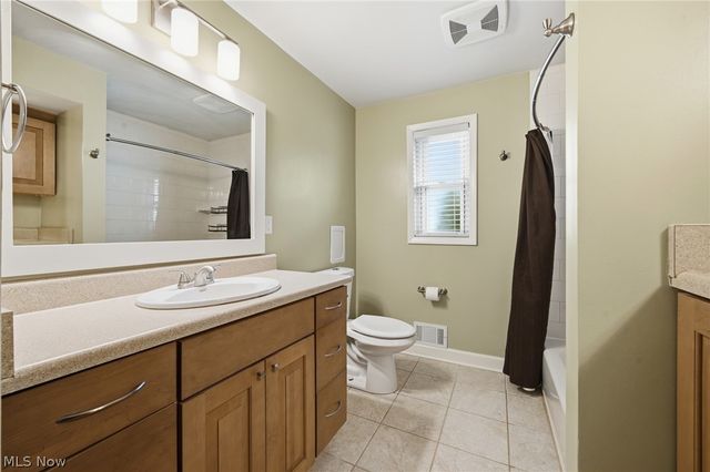 567 Twilight Drive, Seven Hills, OH 44131
