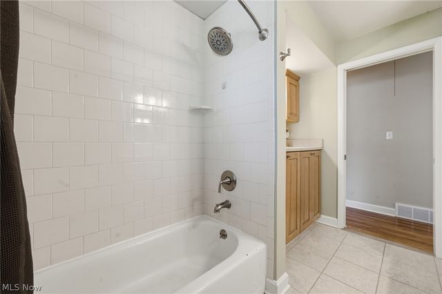 567 Twilight Drive, Seven Hills, OH 44131