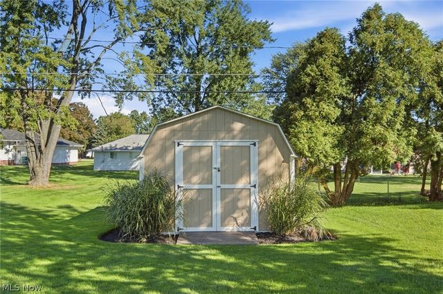 567 Twilight Drive, Seven Hills, OH 44131
