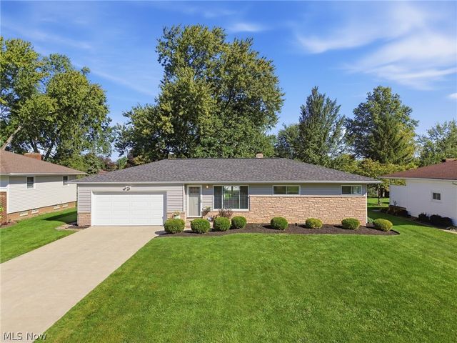 567 Twilight Drive, Seven Hills, OH 44131